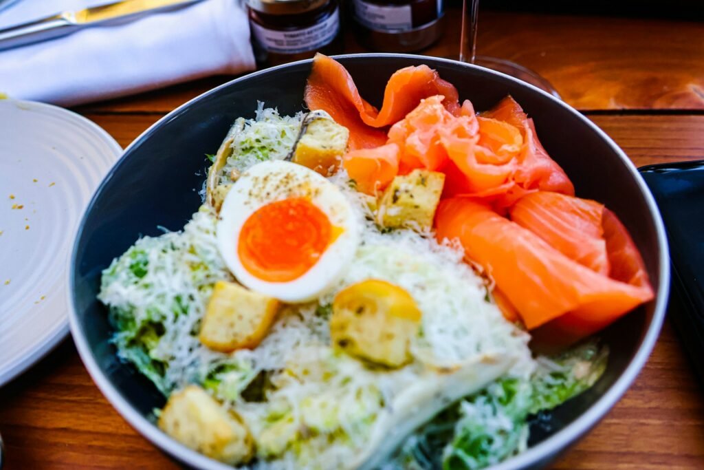 Vitamino D šaltiniai – saulė, riebi žuvis, kiaušiniai ir papildas